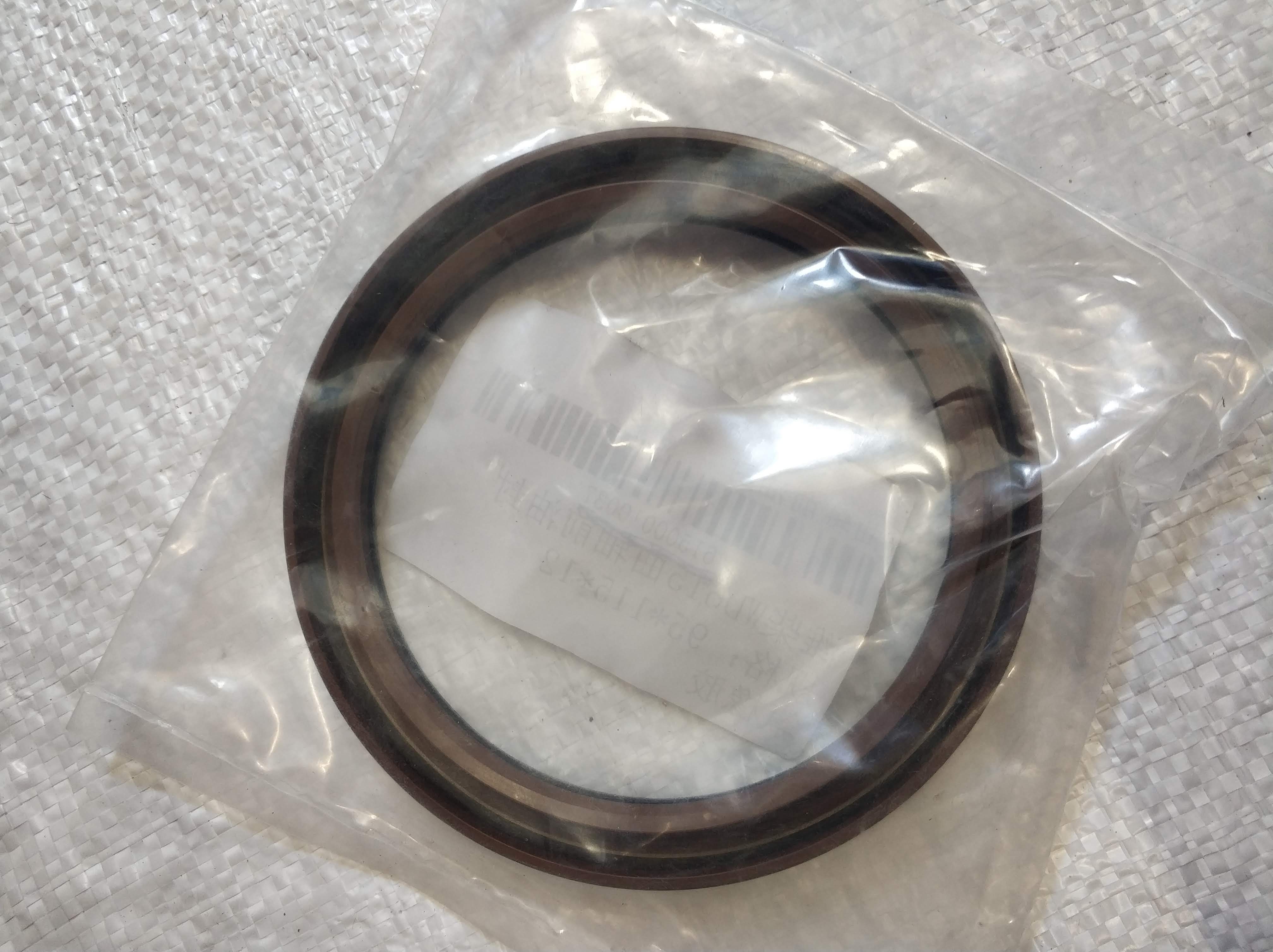 Crankshaft seal XCMG 61500010037